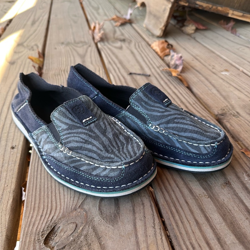 Ariat Women’s Blue Zebra Cruisers Size 7.5 10021626